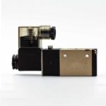 Distribuitor pneumatic 3V210-08-NC (DC24V) — XCPC, seria 200 - imagine 2